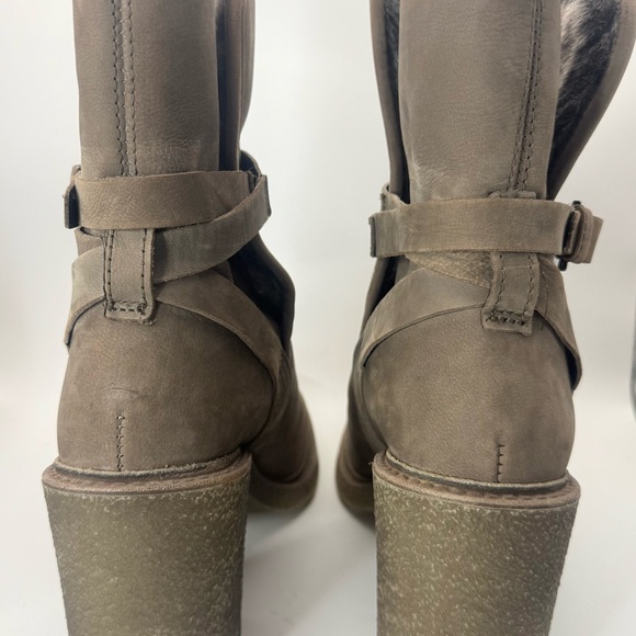 Women’s Size 8.5 Taupe Leather Block Heel Ankle Boots Buckle Strap - Picture 13 of 13